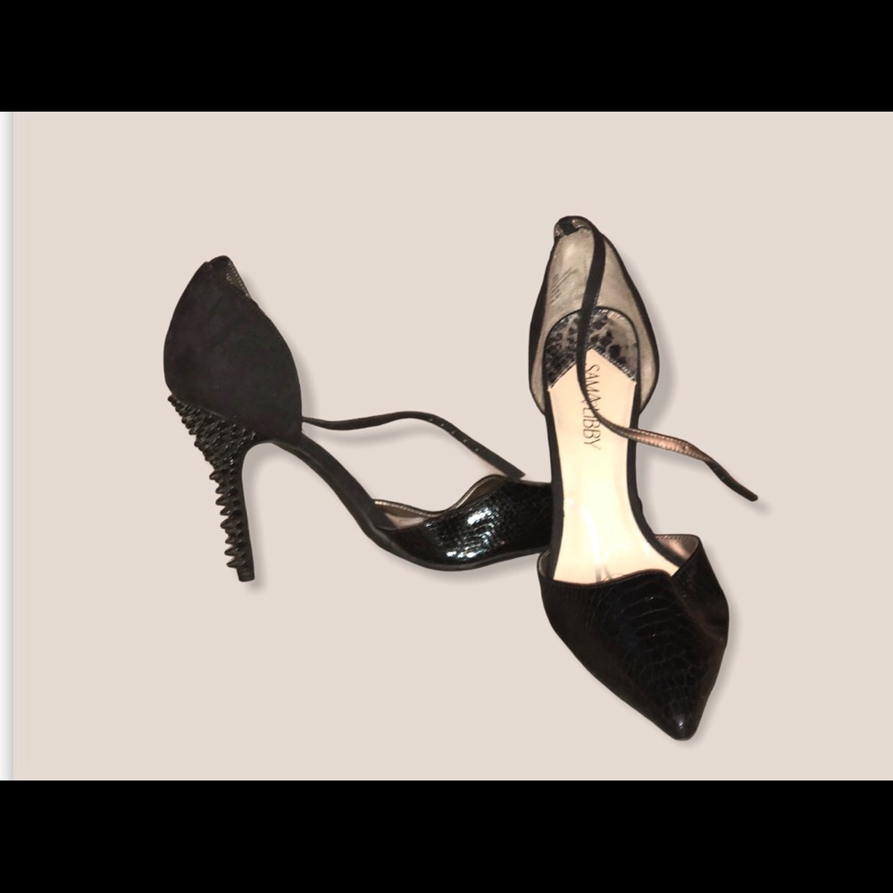 Gorgeous stilettos.